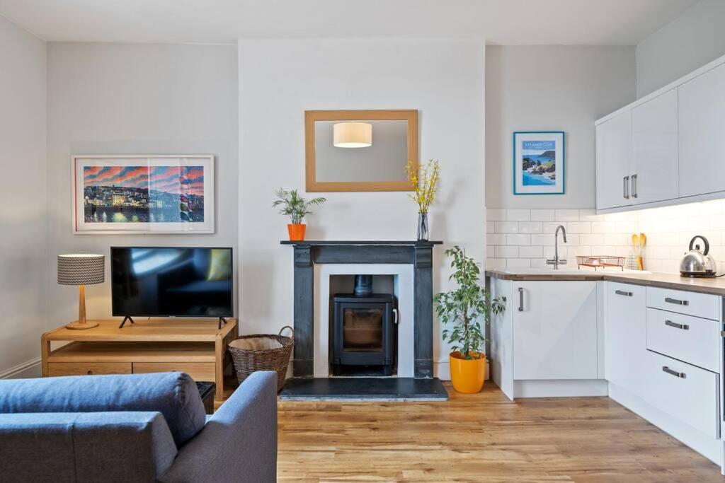 Pendennis - Bright Victorian Flat, Sea Views & Close To Beach فالموث المظهر الخارجي الصورة