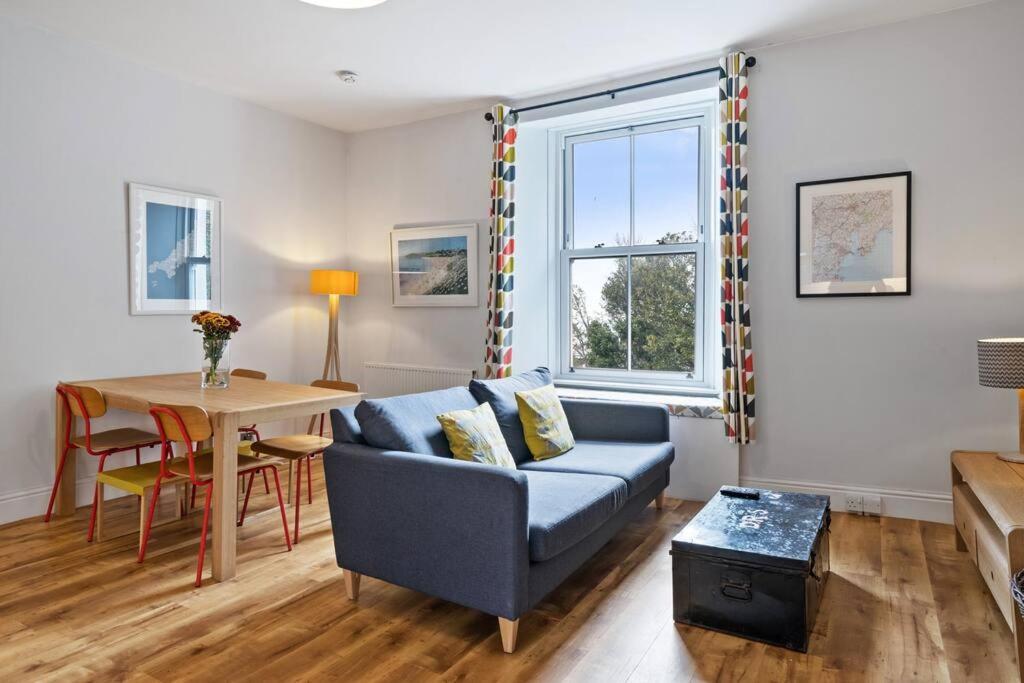 Pendennis - Bright Victorian Flat, Sea Views & Close To Beach فالموث المظهر الخارجي الصورة