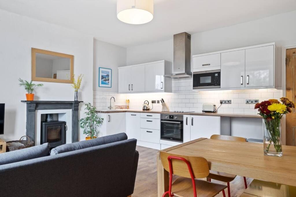 Pendennis - Bright Victorian Flat, Sea Views & Close To Beach فالموث المظهر الخارجي الصورة