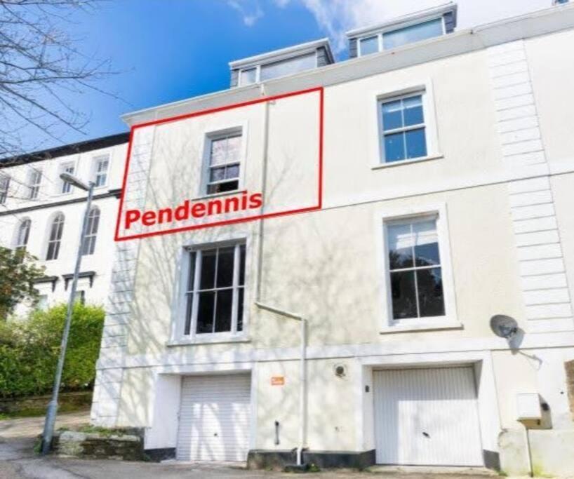 Pendennis - Bright Victorian Flat, Sea Views & Close To Beach فالموث المظهر الخارجي الصورة
