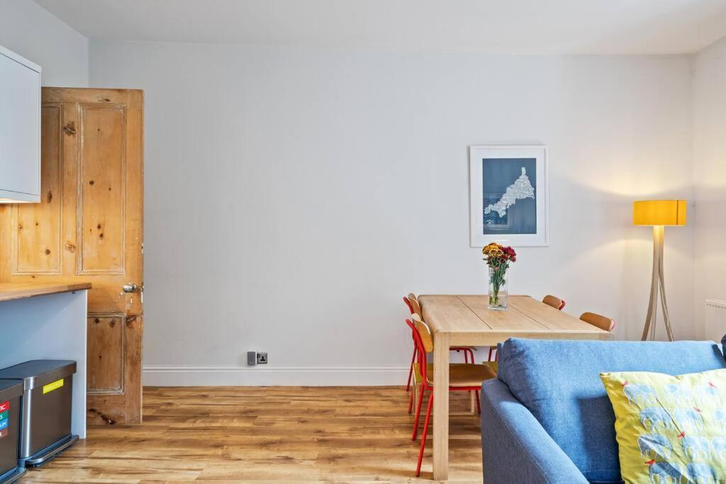 Pendennis - Bright Victorian Flat, Sea Views & Close To Beach فالموث المظهر الخارجي الصورة