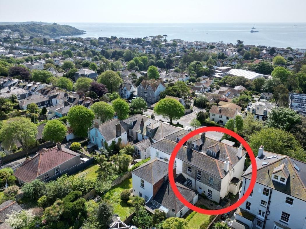 Pendennis - Bright Victorian Flat, Sea Views & Close To Beach فالموث المظهر الخارجي الصورة